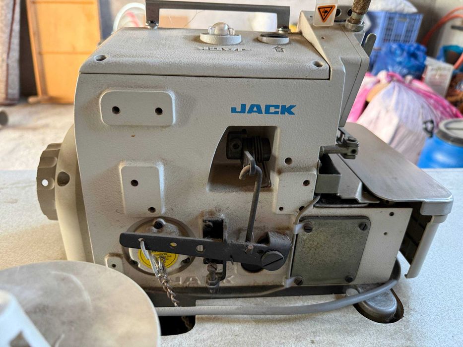 JACK JK-798D overlok sanoat tikuv mashinasi sotiladi