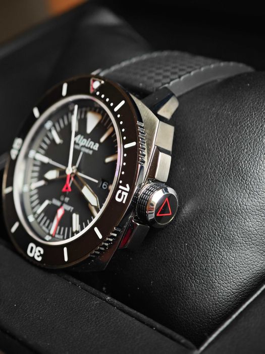 БАРТЕР Alpina Seastrong Diver GMT