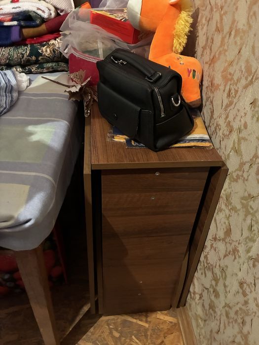 Диван, стол, тумбочка