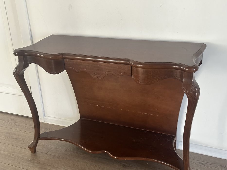 Деревянная консоль