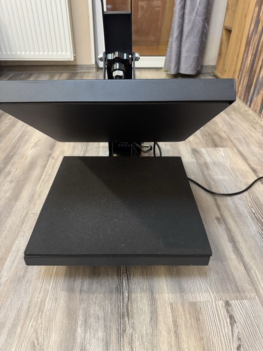 Преса за Тениски Чисто нова