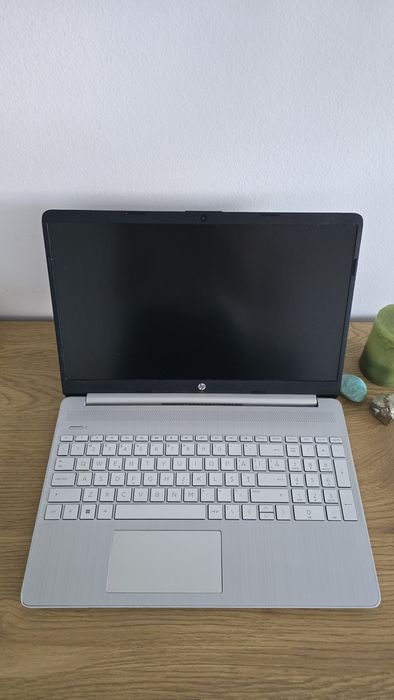 Laptop HP 15s — AMD Ryzen 3 5300U, 12GB RAM, SSD, Windows 11 — STARE de functionare  excelenta