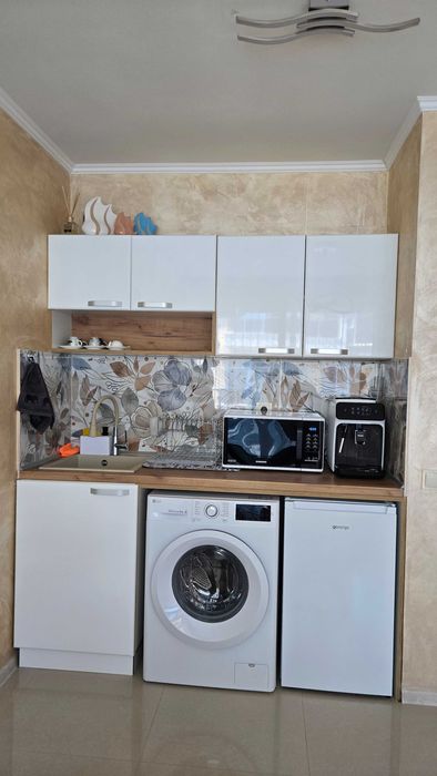 Апартамент под наем първа линия