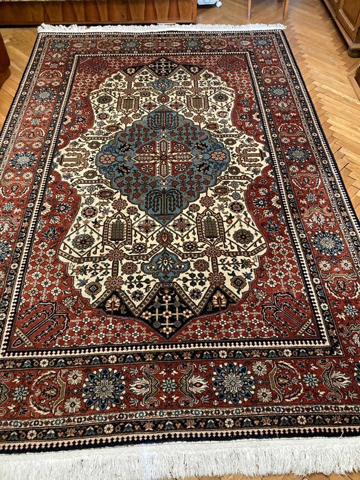 De vanzare covor persan 2x3 m țesut manual  din lână naturală 100%