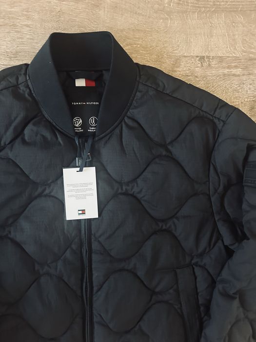 Яке бомбър Tommy Hilfiger