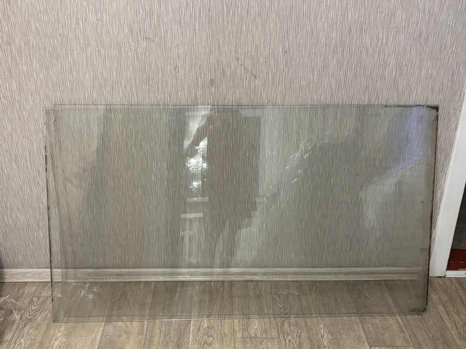 Продам два стекла