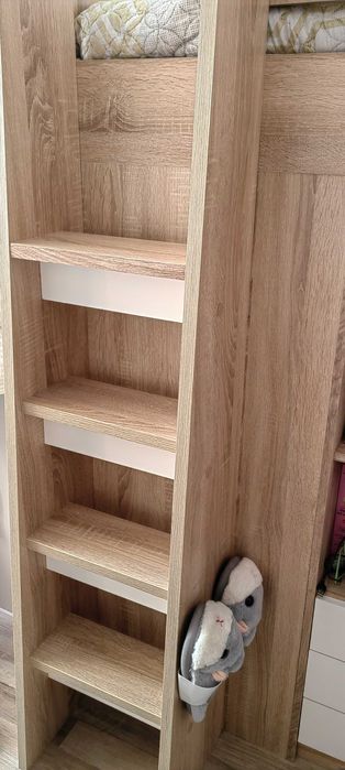 Обзавеждане за детска стая, високо легло и бюро