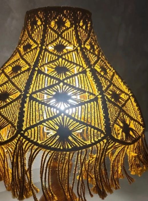 Lampadar cu abajur crosetat