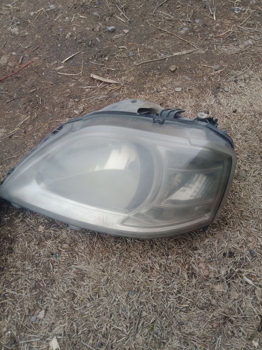 Фары на автомашину ларгус