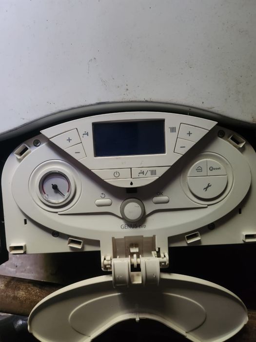 Продам газовые  котлы Ariston Genus Evo