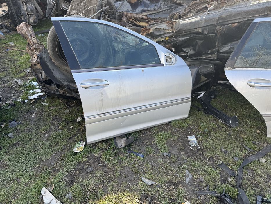 Задна дясна за w203