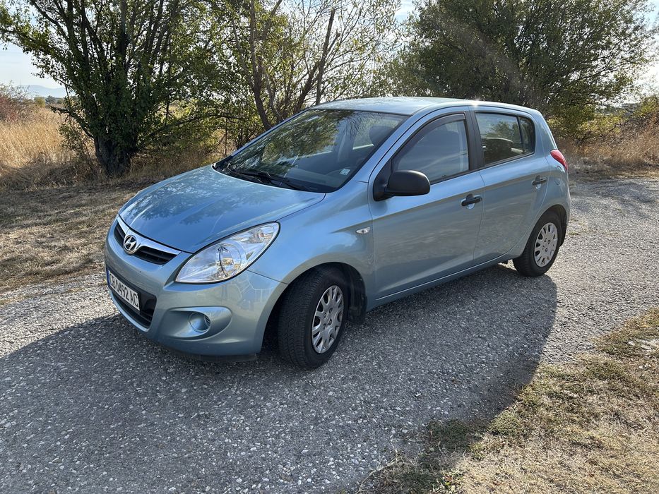 Продавам Hyundai i20