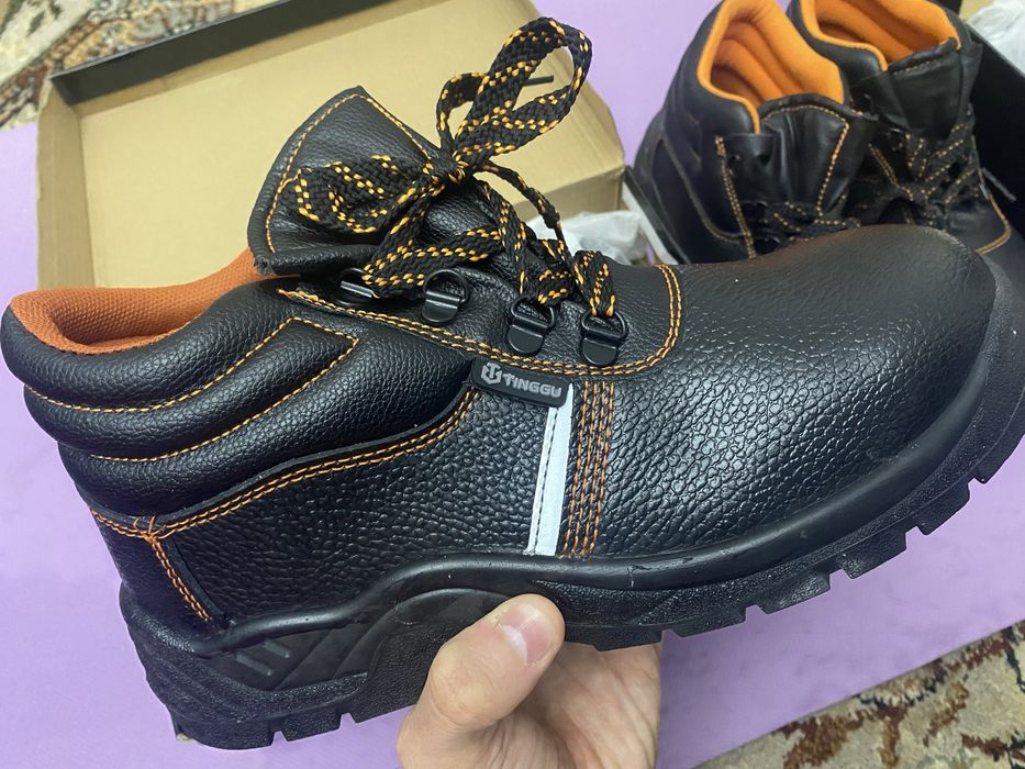 Зимний спец одежда и спец обувь и сапоги