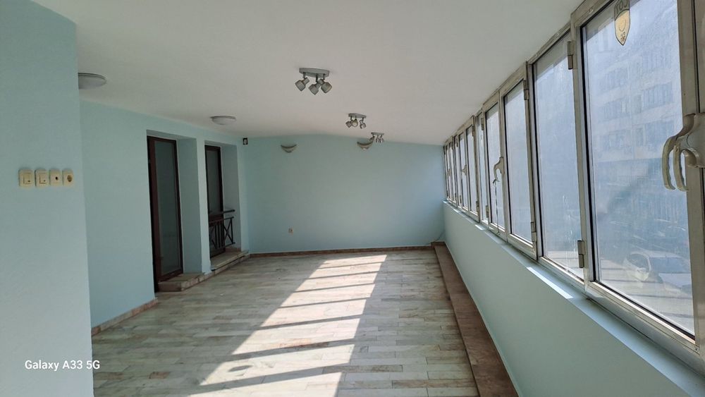 Продава 3-стаен апартамент в ж.к.Слатина