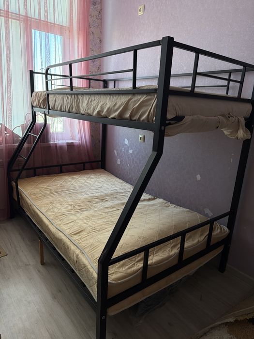 продам Двухъярусную кровать