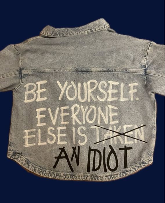 Дизайн по поръчка върху текстил, деним, кожа и имитация на кожа