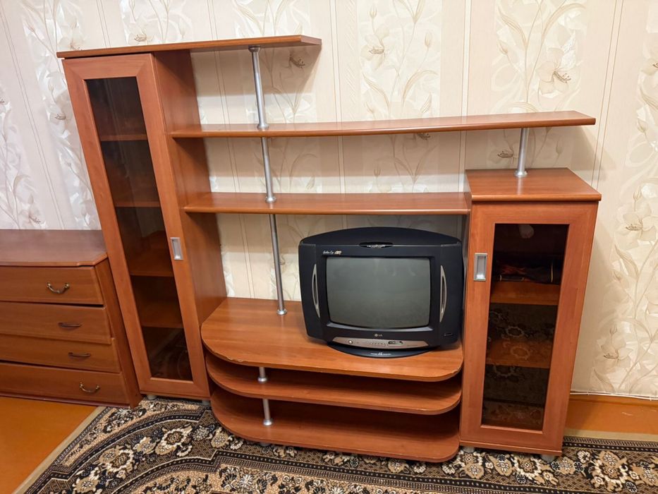 Диван, кресло и стенка