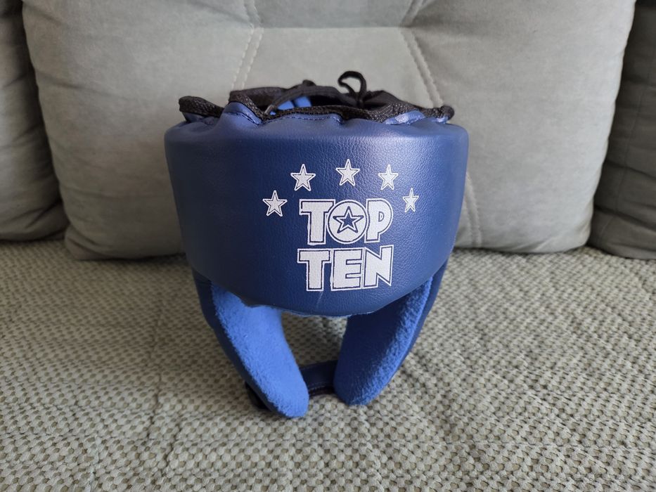 Кимоно, шлем, перчатки, футы