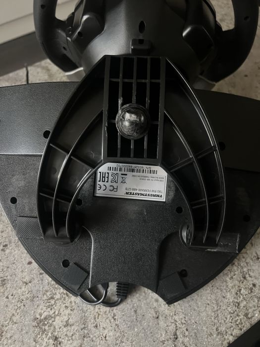 Волан и педали Thurustmaster T80 FERRARI