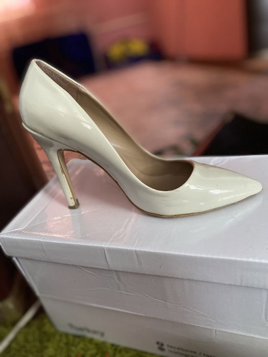 Туфли все по 5000 тг