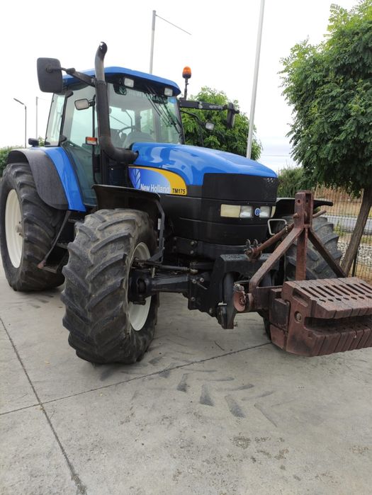 New Holland TM175