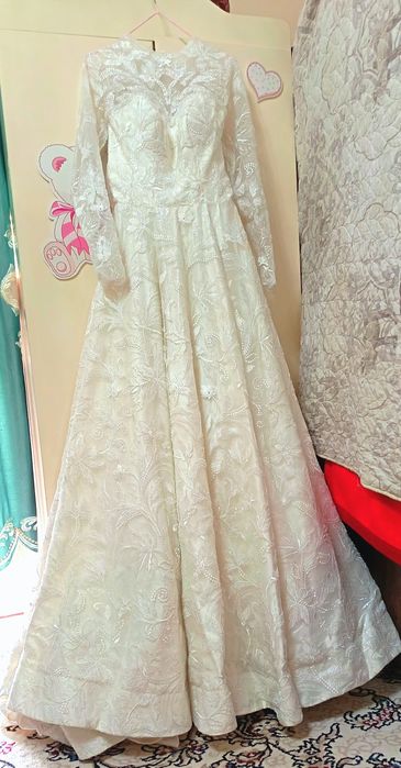 Келин куйлаклар сотилади