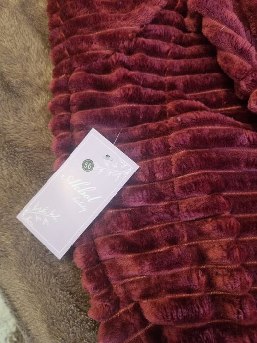 Продам новый халат на 50-54 размер.