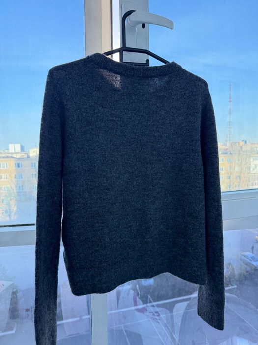 Продам кофту с узором бантика