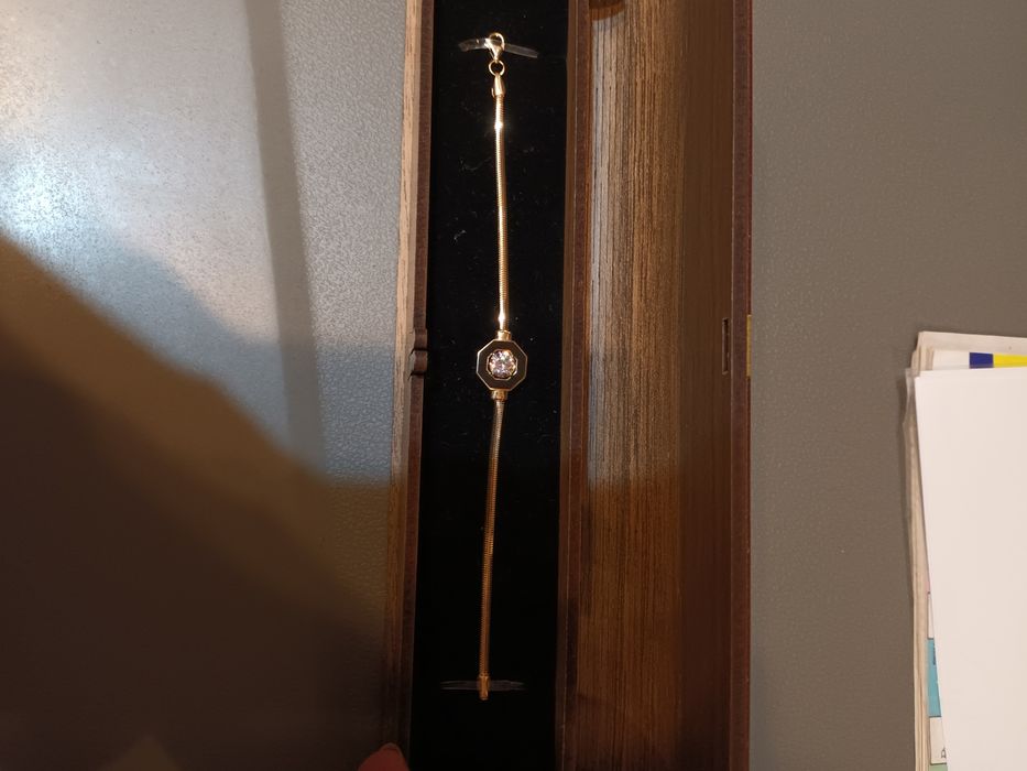 Нова красива златна гривна 14 к. с камък Сваровски