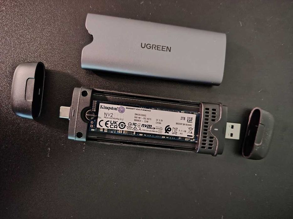 Vând SSD NVMe M.2 Kingston NV2 PCIe 4.0, 2 TB împreună cu UGREEN Enclosure USB3.2 + USB-C, Impecabil