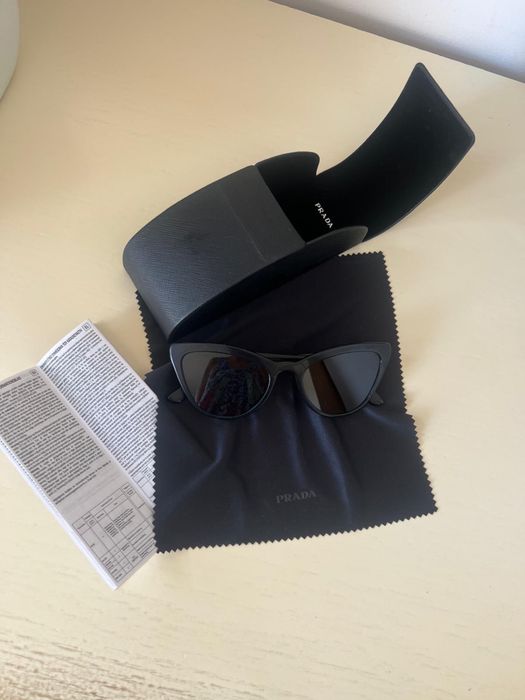 слънчеви очила на Ray Ban,Dolce&Gabbana,Prada