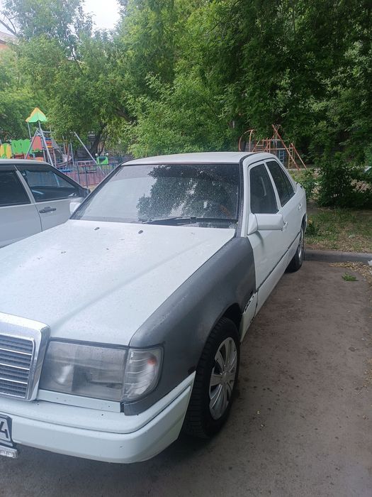 Продам Mercedes Benz E 260,1988 года