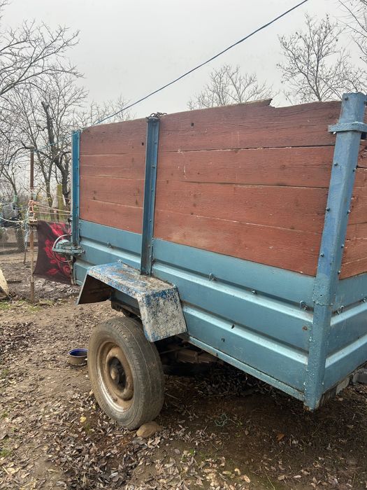 Vând remorcă de 3 tone pe roți de ARO