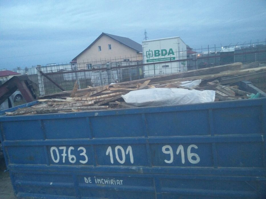 Vindem lemne pentru foc din demolări