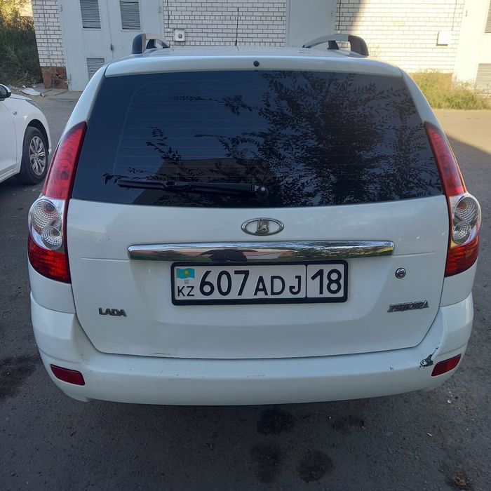 Лада приора универсал