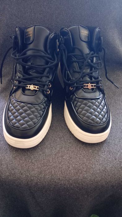 Чисто нови обувки