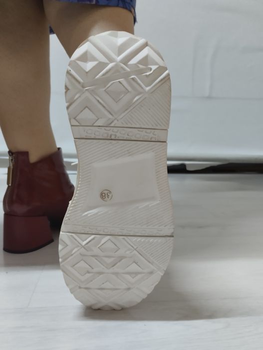 Продам обувь 38 размер,полномеры.