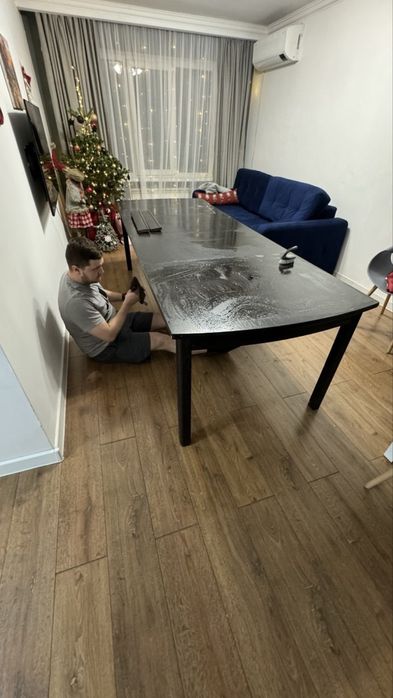 Стол из натурального дерева