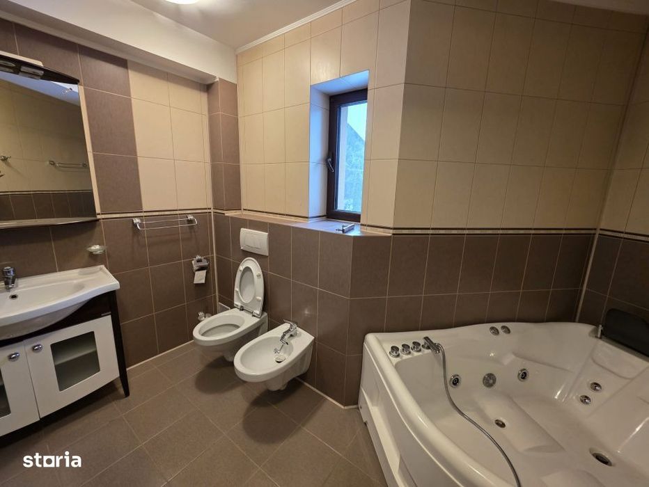 Cladire investitie Valea Lupului, 634 mp, ideal clinica, gradinita