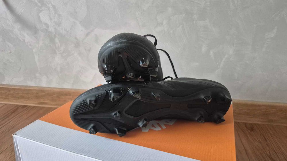 Футболни обувки бутонки Adidas Predator 46 номер