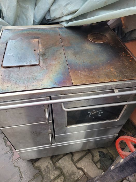 Cuptor /sobă  cu lemne