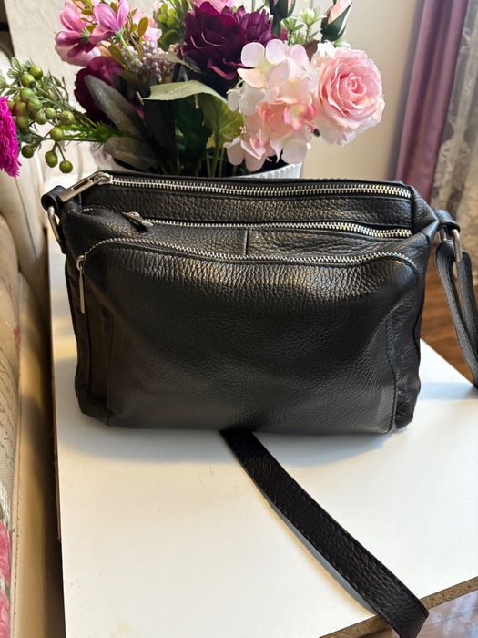 Geanta neagră piele naturală