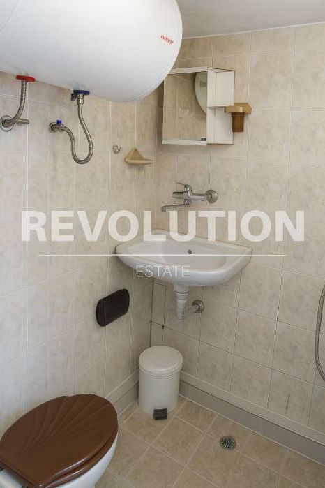 Дава се под наем Едностаен апартамент в Варна, Колхозен пазар - 30 кв.м за 250 € - Снимка #5