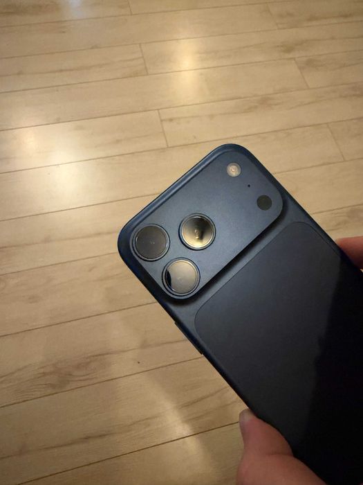 iPhone 17 Pro Max 256GB Deep Blue АКБ 100% / Отличное состояние