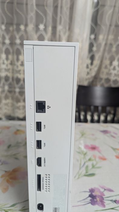 Xbox series s с два контролера