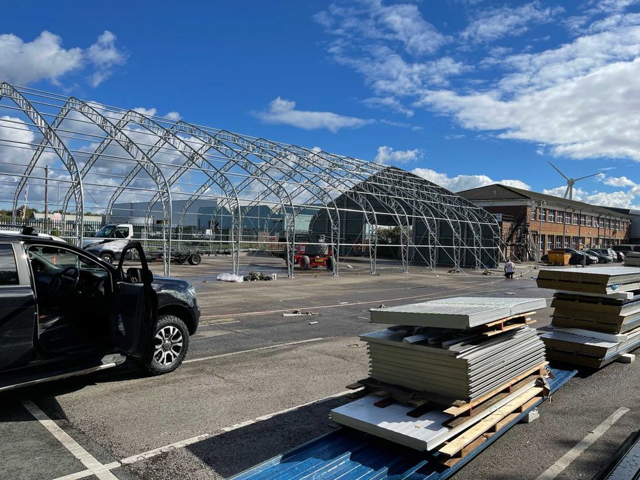 Cort/hala depozitare tip casa cu structura dubla 15x30m/18x36m/21x45m