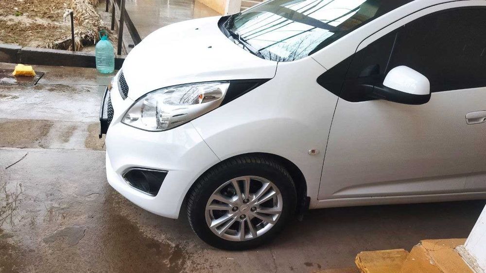 Продаётся SPARK  4 позиции в отличном  состояние