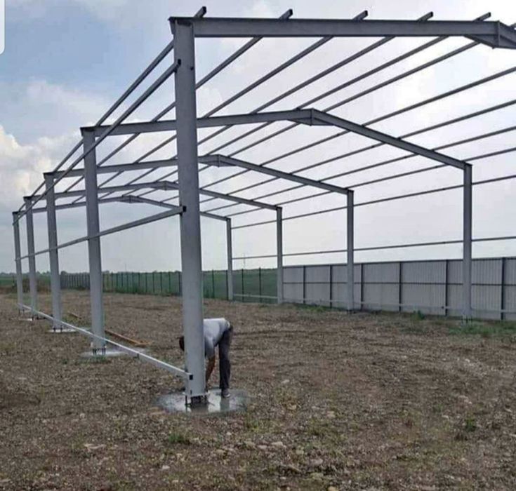 Vând hală metalica