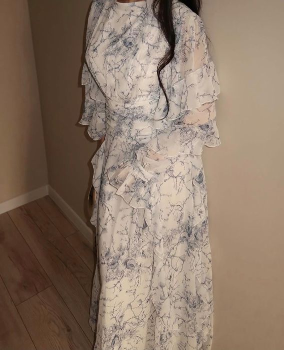 Женское платье.          .