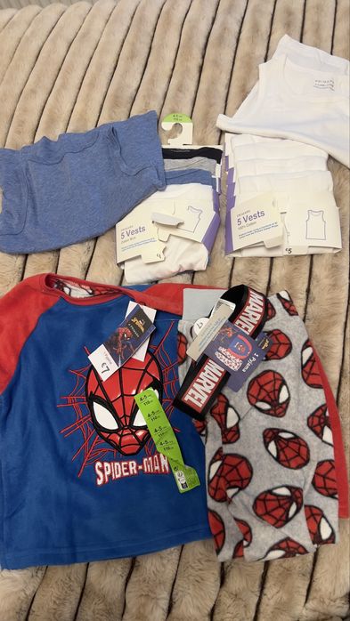 Бебешки дрехи нови Primark,Waikiki, Sinsay и Reserved и буйки